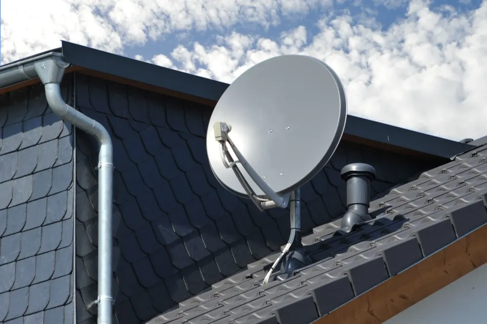 Antenne satellite à Pluguffan